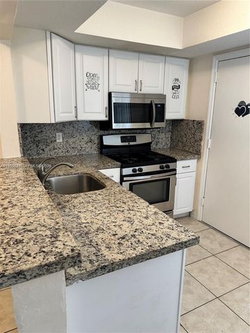 7713 SW 88th St A310, Miami, FL 33156