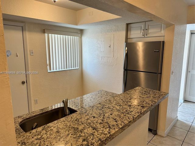 7713 SW 88th St A310, Miami, FL 33156