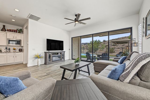 16611 S 8TH Way, Phoenix, AZ 85048