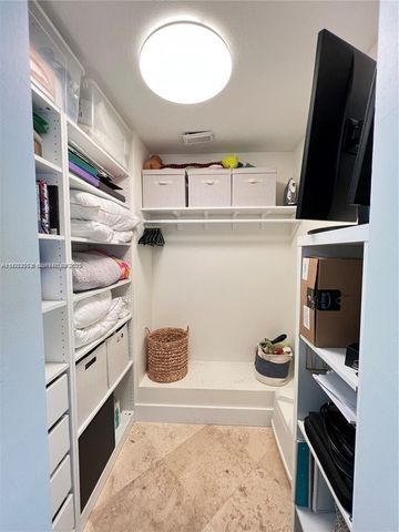 1043 SW 9th Ct F-1, Miami, FL 33130