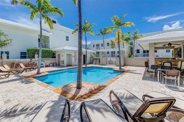 1043 SW 9th Ct F-1, Miami, FL 33130