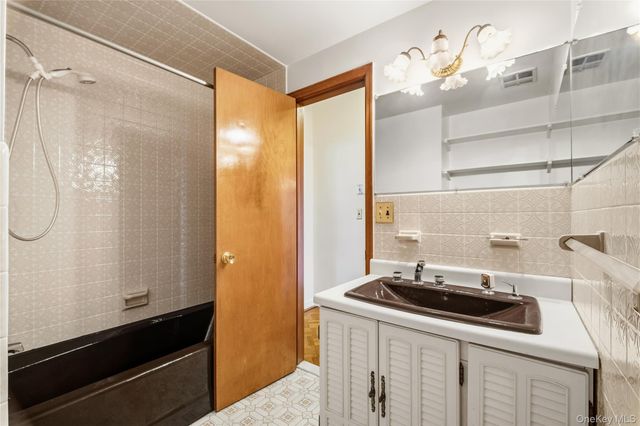 29-31 Edgewood Park, New Rochelle, NY 10801