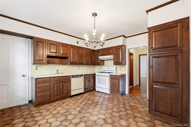 29-31 Edgewood Park, New Rochelle, NY 10801