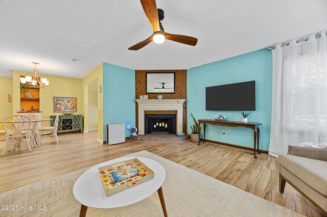 653 Hidden Valley Road, Wilmington, NC 28409