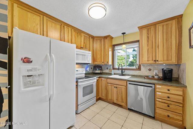 653 Hidden Valley Road, Wilmington, NC 28409