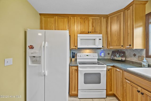 653 Hidden Valley Road, Wilmington, NC 28409