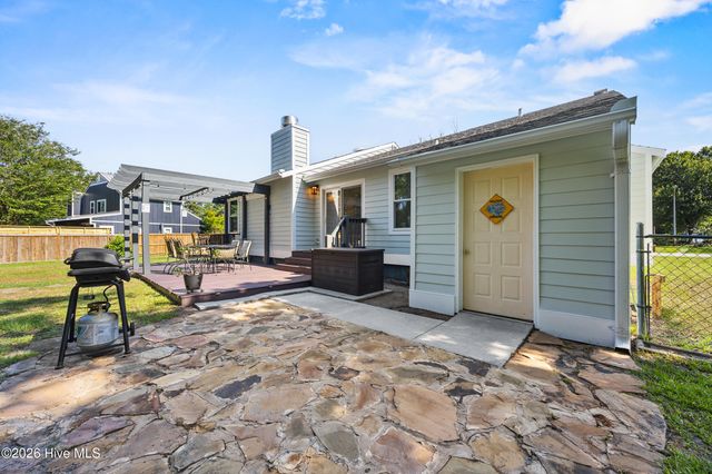 653 Hidden Valley Road, Wilmington, NC 28409
