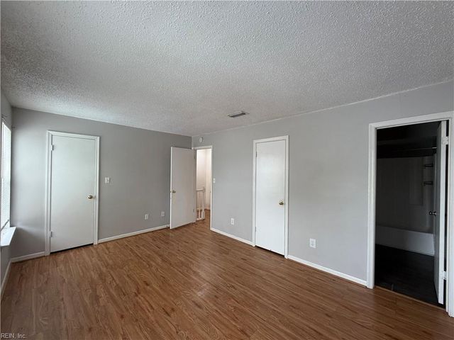 548 Hollomon DR, Hampton, VA 23666