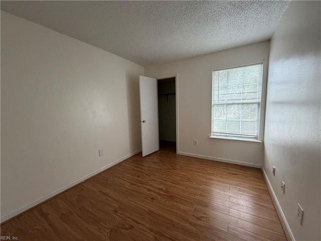 548 Hollomon DR, Hampton, VA 23666