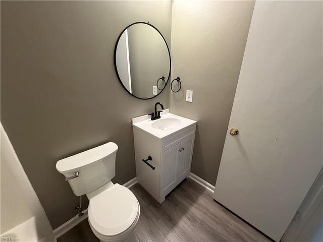 548 Hollomon DR, Hampton, VA 23666