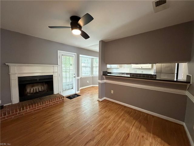 548 Hollomon DR, Hampton, VA 23666