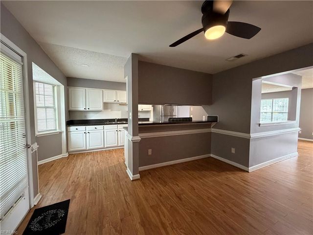 548 Hollomon DR, Hampton, VA 23666
