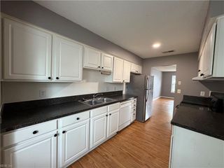 548 Hollomon DR, Hampton, VA 23666