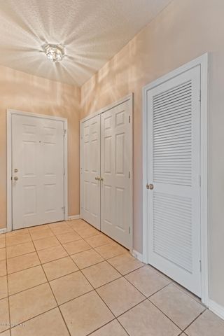 7990 BAYMEADOWS Road E 211, Jacksonville, FL 32256