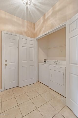 7990 BAYMEADOWS Road E 211, Jacksonville, FL 32256