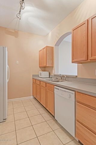 7990 BAYMEADOWS Road E 211, Jacksonville, FL 32256