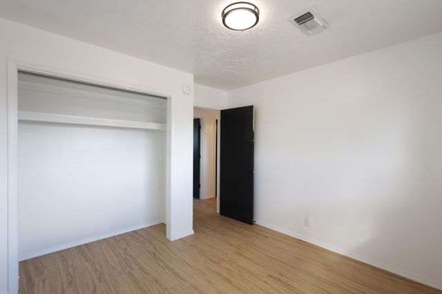 700 Tomasita Street NE, Albuquerque, NM 87123