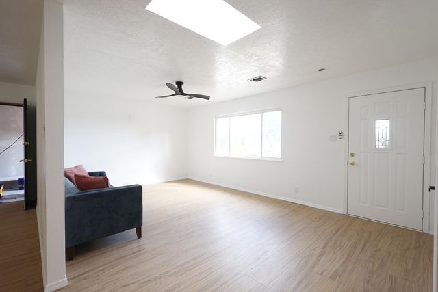 700 Tomasita Street NE, Albuquerque, NM 87123