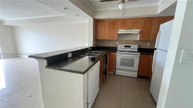 486 NW 165th St Rd B-606, Miami, FL 33169