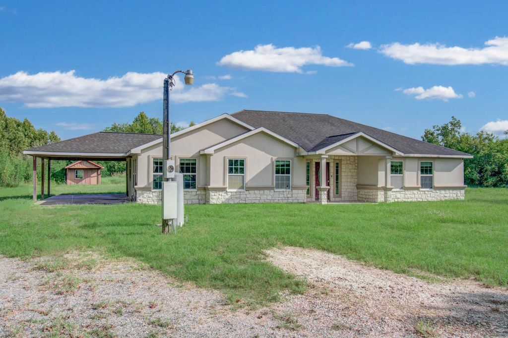 1499 County Road 393b, Alvin, TX 77511