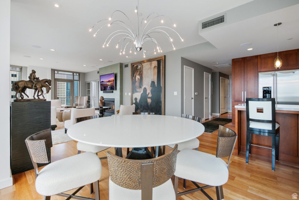 Image 12 of property listing at 99 W SOUTH TEMPLE ST #1607, Salt Lake City, UT 84101