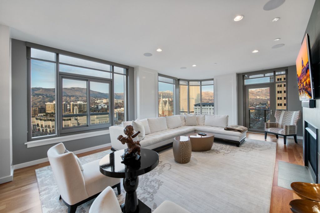 Image 19 of property listing at 99 W SOUTH TEMPLE ST #1607, Salt Lake City, UT 84101