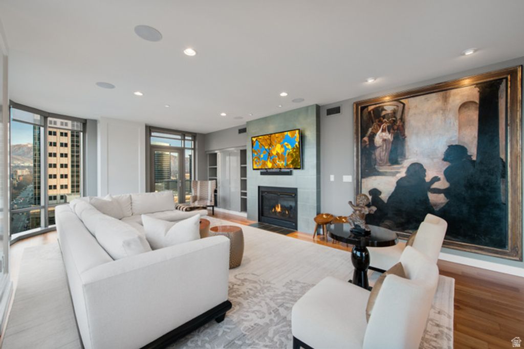 Image 20 of property listing at 99 W SOUTH TEMPLE ST #1607, Salt Lake City, UT 84101