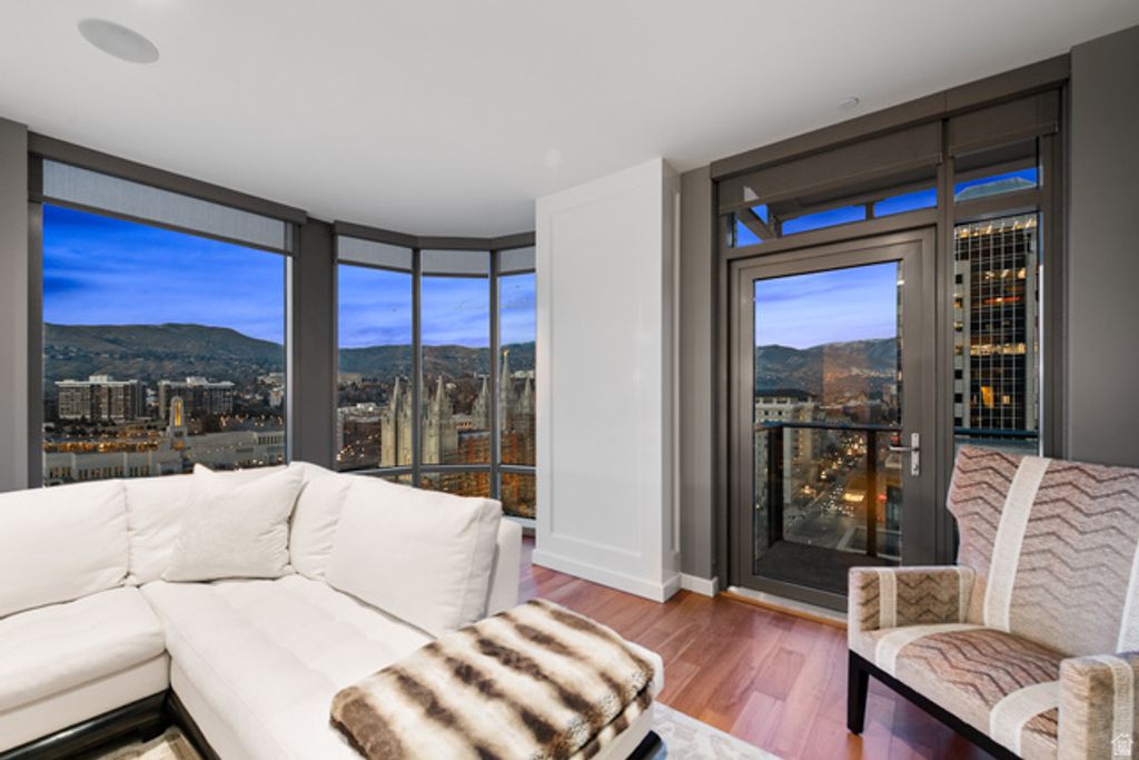 Image 22 of property listing at 99 W SOUTH TEMPLE ST #1607, Salt Lake City, UT 84101
