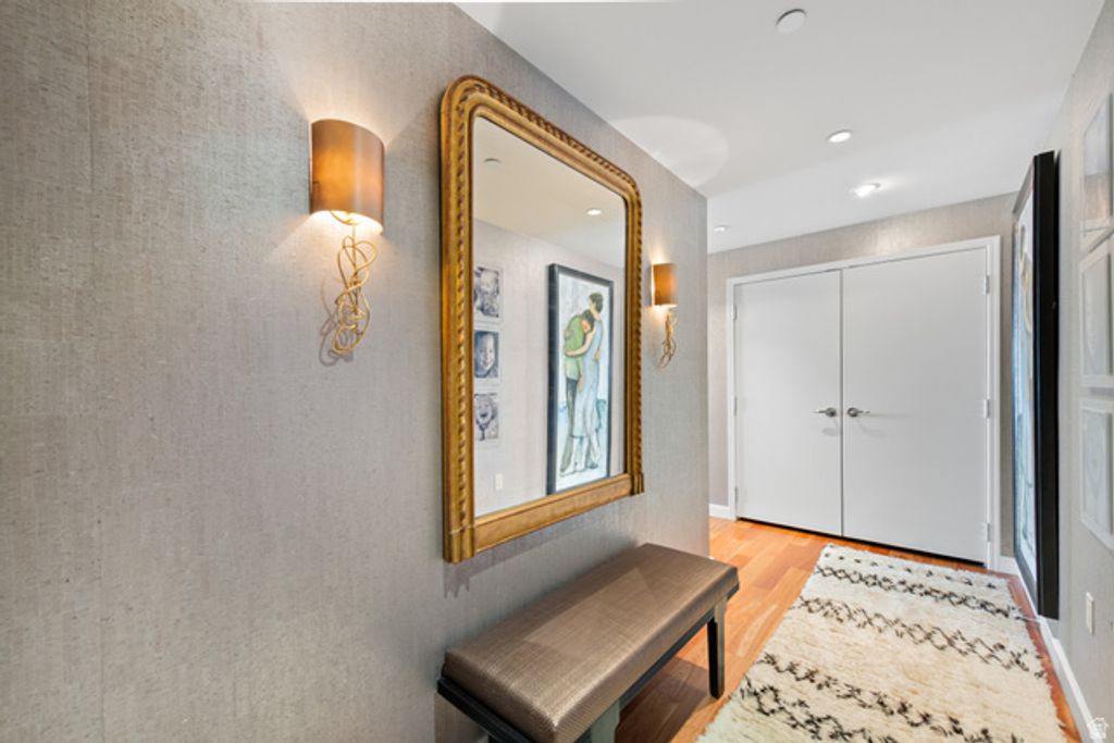 Image 3 of property listing at 99 W SOUTH TEMPLE ST #1607, Salt Lake City, UT 84101