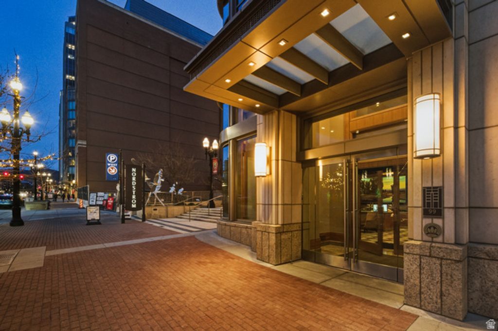 Image 65 of property listing at 99 W SOUTH TEMPLE ST #1607, Salt Lake City, UT 84101