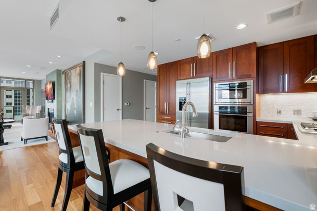 Image 9 of property listing at 99 W SOUTH TEMPLE ST #1607, Salt Lake City, UT 84101