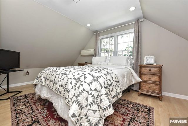 3 4th Avenue, Westwood, NJ 07675