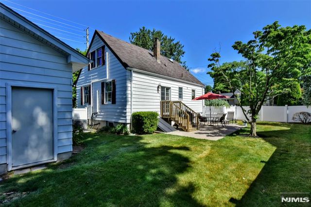 3 4th Avenue, Westwood, NJ 07675
