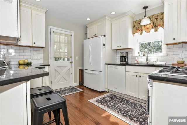 3 4th Avenue, Westwood, NJ 07675