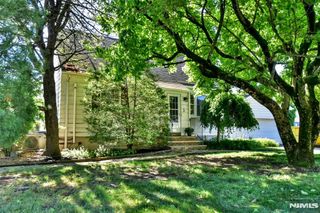 3 4th Avenue, Westwood, NJ 07675