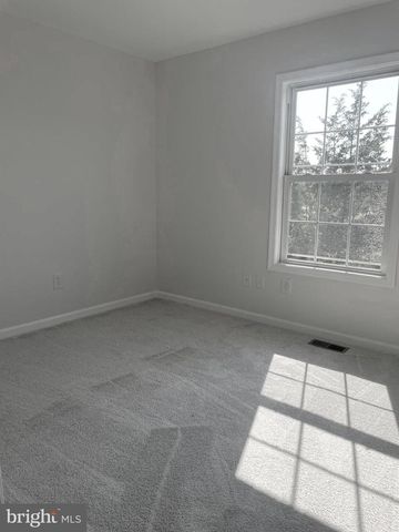 5751 S HIL MAR CIR, District Heights, MD 20747