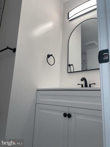 5751 S HIL MAR CIR, District Heights, MD 20747