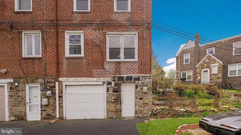 Image 24 of property listing at 136 ACADEMY LN, Upper Darby, PA 19082