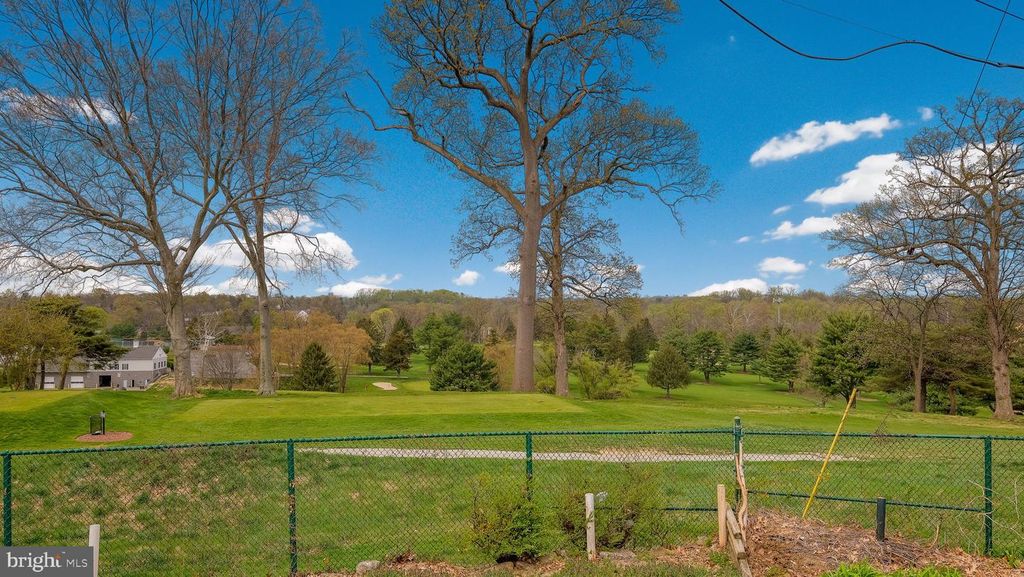 Image 26 of property listing at 136 ACADEMY LN, Upper Darby, PA 19082