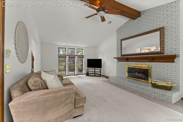 17520 Laurel Drive, Livonia, MI 48152