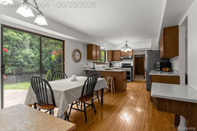 17520 Laurel Drive, Livonia, MI 48152