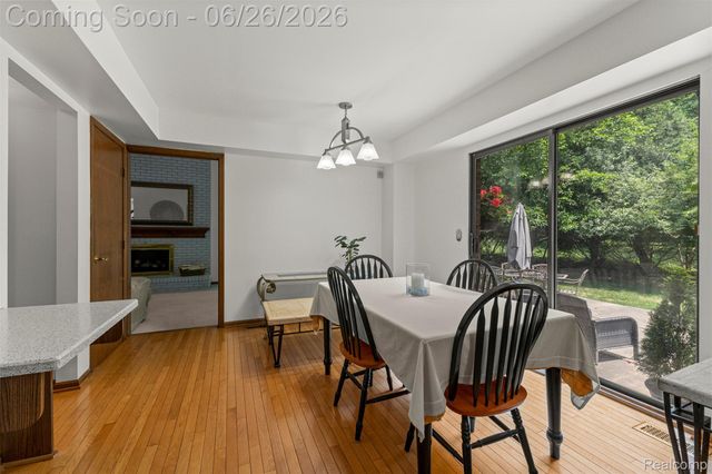 17520 Laurel Drive, Livonia, MI 48152