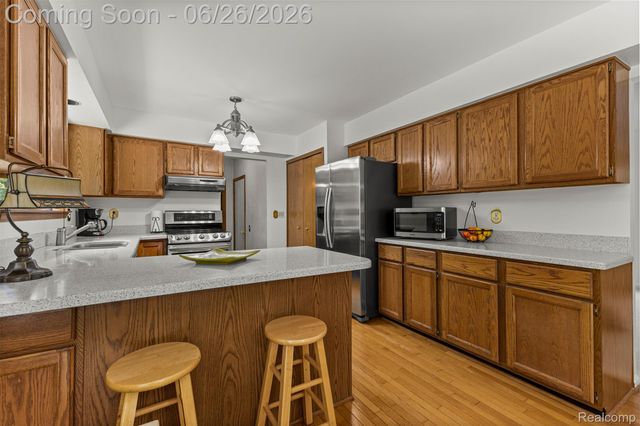17520 Laurel Drive, Livonia, MI 48152
