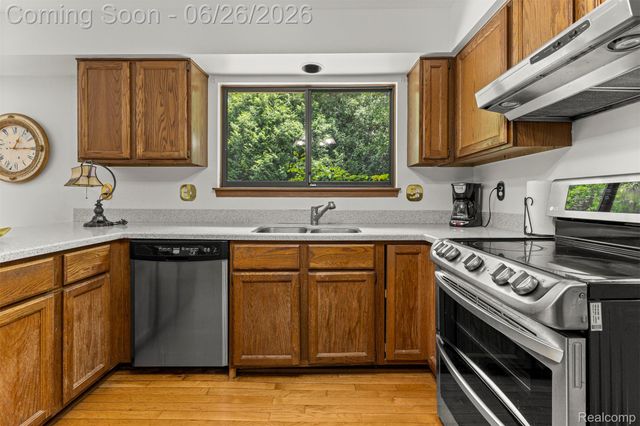 17520 Laurel Drive, Livonia, MI 48152