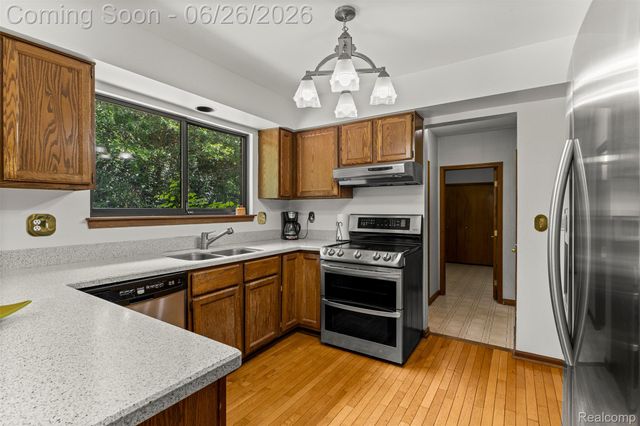17520 Laurel Drive, Livonia, MI 48152