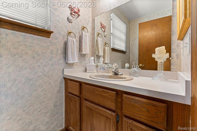 17520 Laurel Drive, Livonia, MI 48152