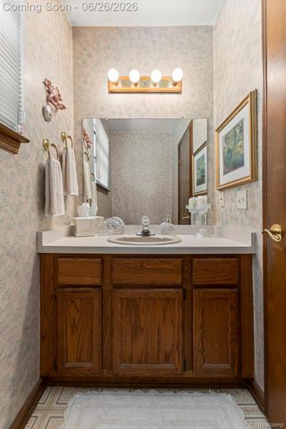 17520 Laurel Drive, Livonia, MI 48152