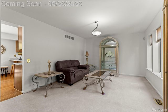 17520 Laurel Drive, Livonia, MI 48152
