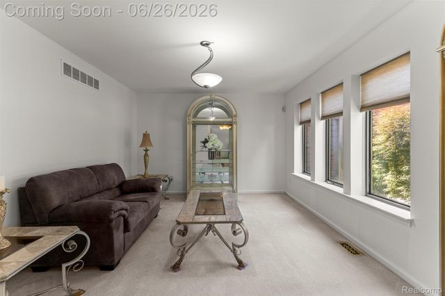 17520 Laurel Drive, Livonia, MI 48152
