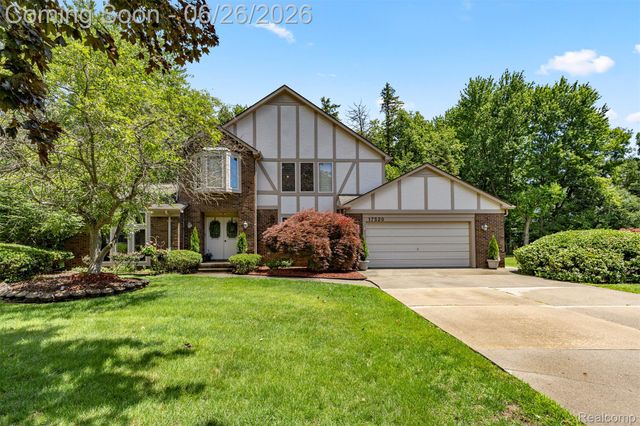 17520 Laurel Drive, Livonia, MI 48152